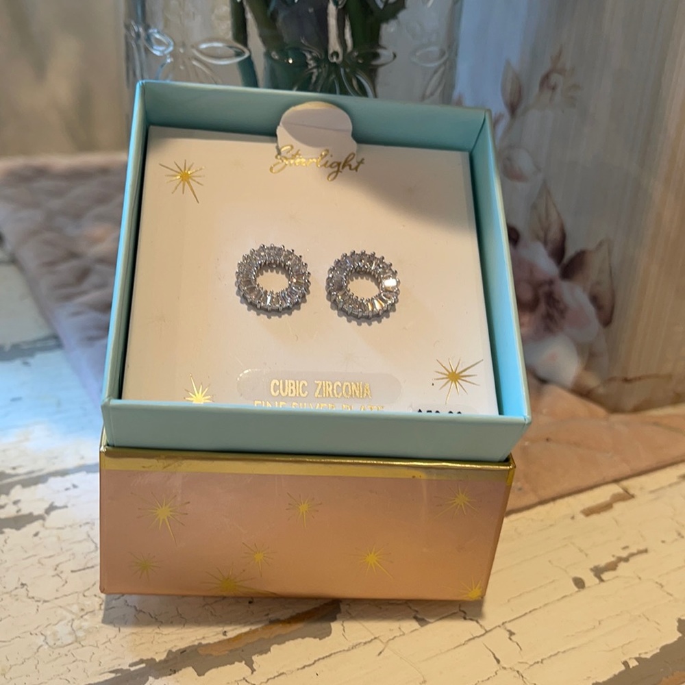 Round CZ baguette earring silver plated